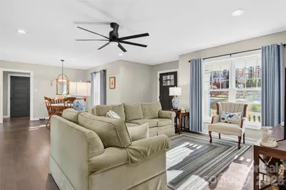 364 N Oakwood Drive, Statesville, NC 28677 - Photo 8