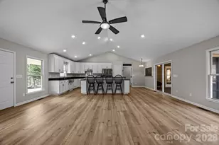 136 Little Cove Creek Dr, Saluda, NC 28773 - Photo 10