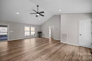 136 Little Cove Creek Dr, Saluda, NC 28773 - Photo 8