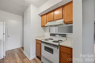 4906 Sardis Rd, Charlotte, NC 28270 - Photo 10