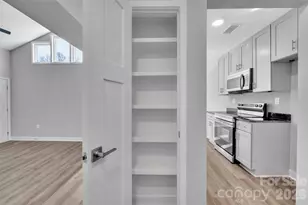 425 W 8th St, Charlotte, NC 28202 - Photo 20