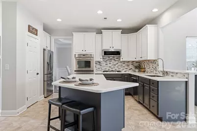 9759 Brandybuck Drive, Charlotte, NC 28269 - Photo 6