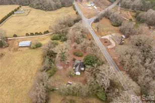 3878 Catawba River Rd, Fort Lawn, SC 29714 - Photo 4