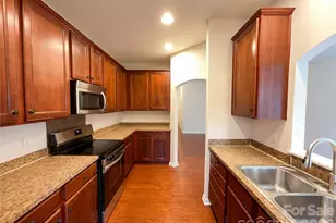 4773 Craigmoss Ln, Charlotte, NC 28278 - Photo 12