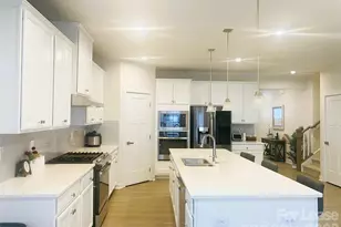 3163 Streamside Dr, Davidson, NC 28036 - Photo 4