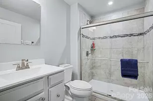 4217 Jones Crk Ln, Charlotte, NC 28215 - Photo 8