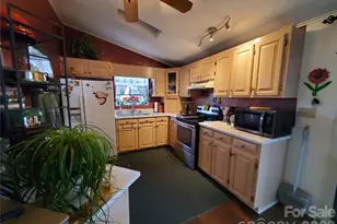 101 N Cardinal Dr, New London, NC 28127 - Photo 2