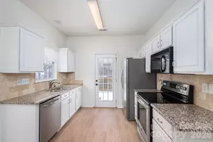 2816 Robyns Glen Dr, Charlotte, NC 28269 - Photo 20