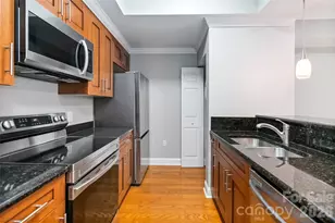 300 W 5th St, Charlotte, NC 28202 - Photo 8