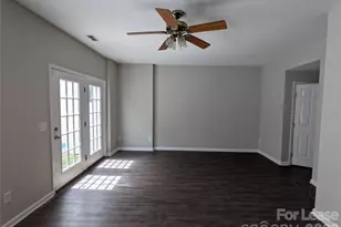 12406 Blossoming Ct, Charlotte, NC 28273 - Photo 2