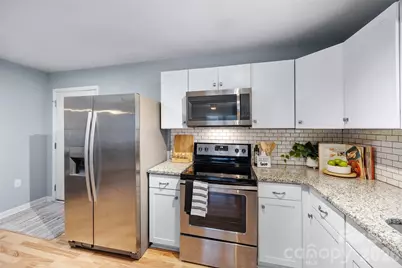 2410 Carrington Court, Charlotte, NC 28208 - Photo 8