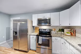 2410 Carrington Ct, Charlotte, NC 28208 - Photo 8