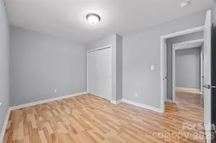 2410 Carrington Ct, Charlotte, NC 28208 - Photo 14