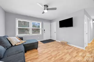 2410 Carrington Ct, Charlotte, NC 28208 - Photo 4