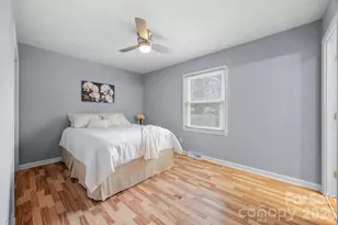 2410 Carrington Ct, Charlotte, NC 28208 - Photo 16