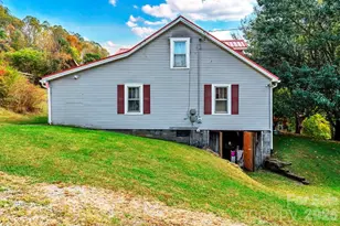 1068 Laurel Branch Rd, Vilas, NC 28692 - Photo 2