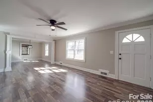 2228 W Market St, Cheraw, SC 29520 - Photo 6