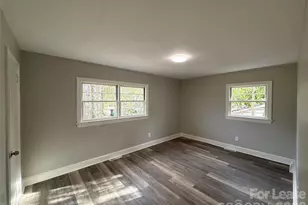 2745 Dogwood Ave, Charlotte, NC 28206 - Photo 10