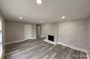 2745 Dogwood Ave, Charlotte, NC 28206 - Photo 2