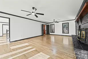 8 Indian Ridge Rd, Asheville, NC 28803 - Photo 12