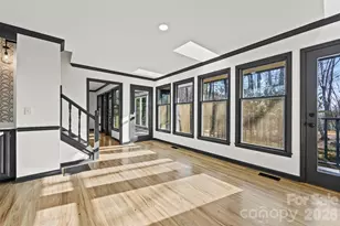 8 Indian Ridge Rd, Asheville, NC 28803 - Photo 16