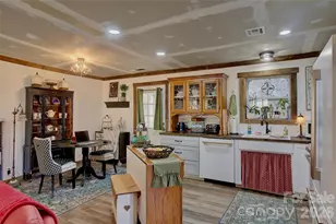 1029 Jacks Creek Rd, Burnsville, NC 28714 - Photo 4