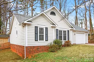 7026 Streamside Dr, Charlotte, NC 28212 - Photo 2