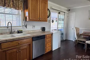 1021 Courtney Cove Ct, Gastonia, NC 28052 - Photo 6