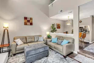 8073 Charter Oak Ln, Charlotte, NC 28226 - Photo 6