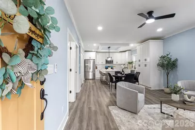 305 E Henry Street, Belmont, NC 28012 - Photo 4