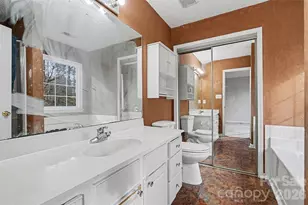 7821 Royce Hall Ln, Charlotte, NC 28216 - Photo 16