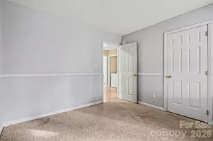 7821 Royce Hall Ln, Charlotte, NC 28216 - Photo 18