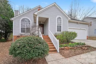 7821 Royce Hall Ln, Charlotte, NC 28216 - Photo 2