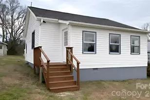 105 E Hartford Ave, Bessemer City, NC 28016 - Photo 1