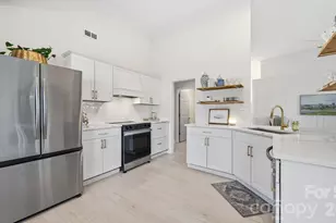 1004 Mortlock Ct, Indian Trail, NC 28079 - Photo 6