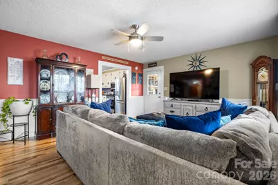 836 7th Avenue SW, Hickory, NC 28602 - Photo 4