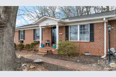 836 7th Avenue SW, Hickory, NC 28602 - Photo 2