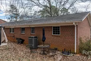 836 7th Ave SW, Hickory, NC 28602 - Photo 18