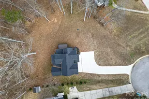 140 Meadowfall Ln, Troutman, NC 28166 - Photo 12