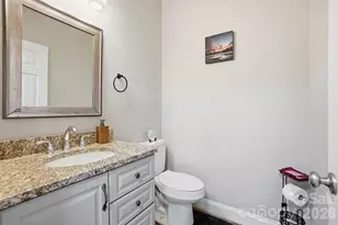 7344 Maitland Ln, Charlotte, NC 28215 - Photo 16