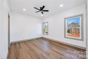 2117 24th St Ln SE, Hickory, NC 28602 - Photo 16