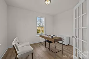 3023 Rozzelles Ferry Rd, Charlotte, NC 28208 - Photo 2