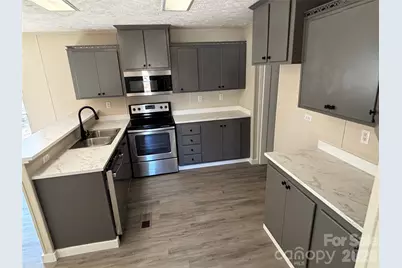 3938 Berry Creek Circle, Granite Falls, NC 28630 - Photo 4