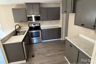 3938 Berry Creek Cir, Granite Falls, NC 28630 - Photo 4