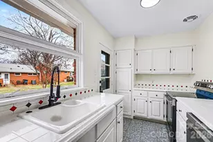 1010 Andover Rd, Charlotte, NC 28211 - Photo 8