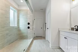 11117 Lochmere Rd, Charlotte, NC 28278 - Photo 34