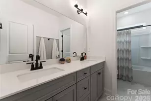 11117 Lochmere Rd, Charlotte, NC 28278 - Photo 26