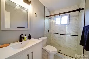 2036 Edgewater Dr, Charlotte, NC 28210 - Photo 16