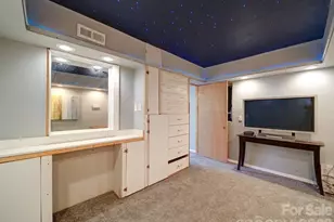 2036 Edgewater Dr, Charlotte, NC 28210 - Photo 28