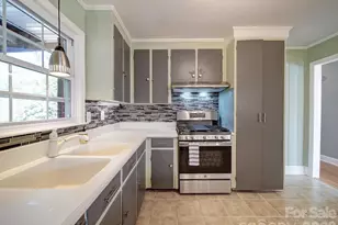 2036 Edgewater Dr, Charlotte, NC 28210 - Photo 6